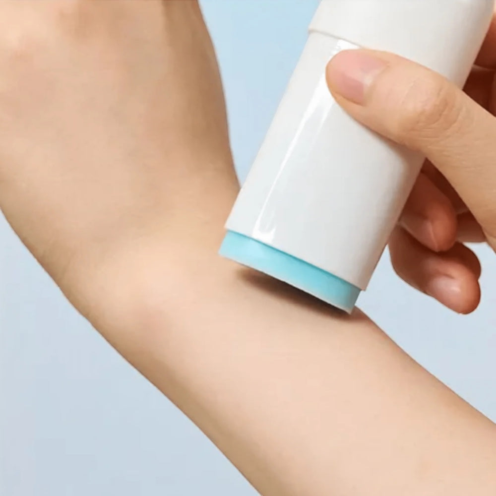 SKIN1004 - Madagascar Centella Hyalu-Cica Silky-Fit Sun Stick - apsauga nuo saulės
