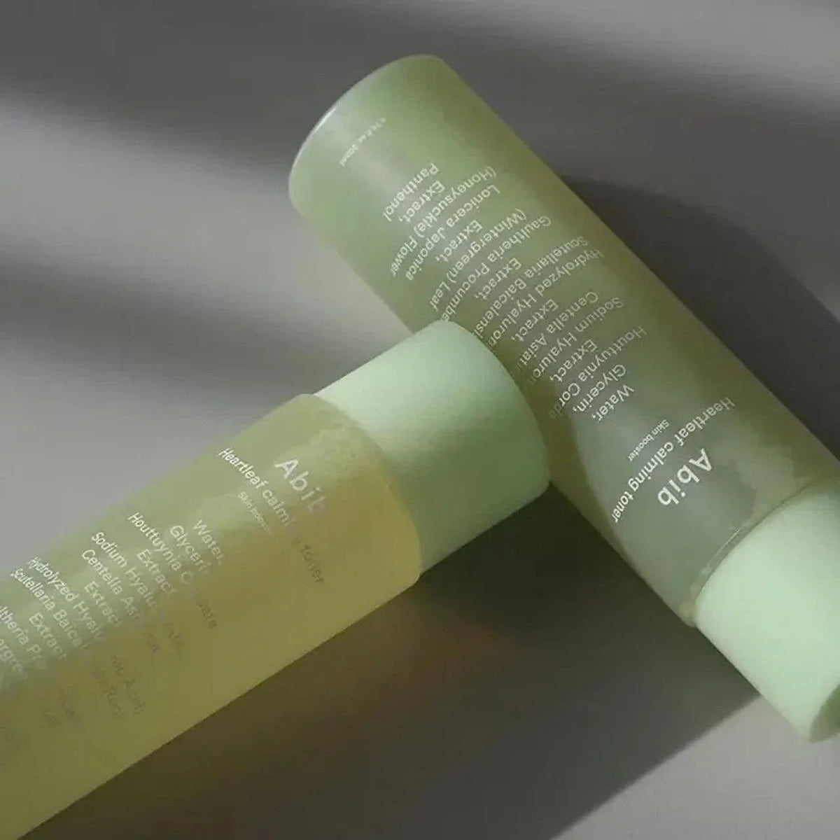 bareskin.lt Abib Heartleaf calming toner veido tonikas praturtintas 50,000ppm širdžialapės stimburės ekstraktu, kad nuramintų sudirgusią, jautrią odą bei sureguliuotų sebumo gamybą