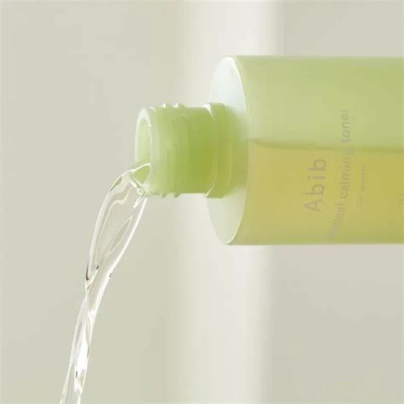 bareskin.lt Abib Heartleaf calming toner veido tonikas praturtintas 50,000ppm širdžialapės stimburės ekstraktu, kad nuramintų sudirgusią, jautrią odą bei sureguliuotų sebumo gamybą