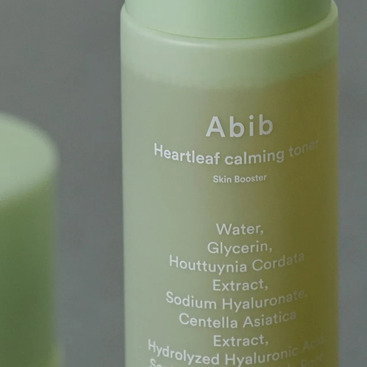 bareskin.lt Abib Heartleaf calming toner veido tonikas praturtintas 50,000ppm širdžialapės stimburės ekstraktu, kad nuramintų sudirgusią, jautrią odą bei sureguliuotų sebumo gamybą