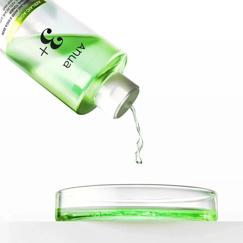 bareskin.lt Anua Azelaic 3 Cica Skin Clarifying Toner from bareskin.lt  tonikas su 3 % azelaino rūgštimi ir Centella Asiatica ekstraktais, kurie padeda nuraminti sudirgusią odą, sumažinti netolygią odos tekstūrą bei vizualiai suvienodinti atspalvį