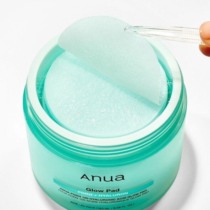 bareskin.lt Anua PDRN Hyaluronic Glow Pad toner pads drėkinantys toniko padeliai su PDRN ir trimis hialurono rūgšties formomis padeda palaikyti odos drėgmės balansą, švytėjimą ir elastingumą