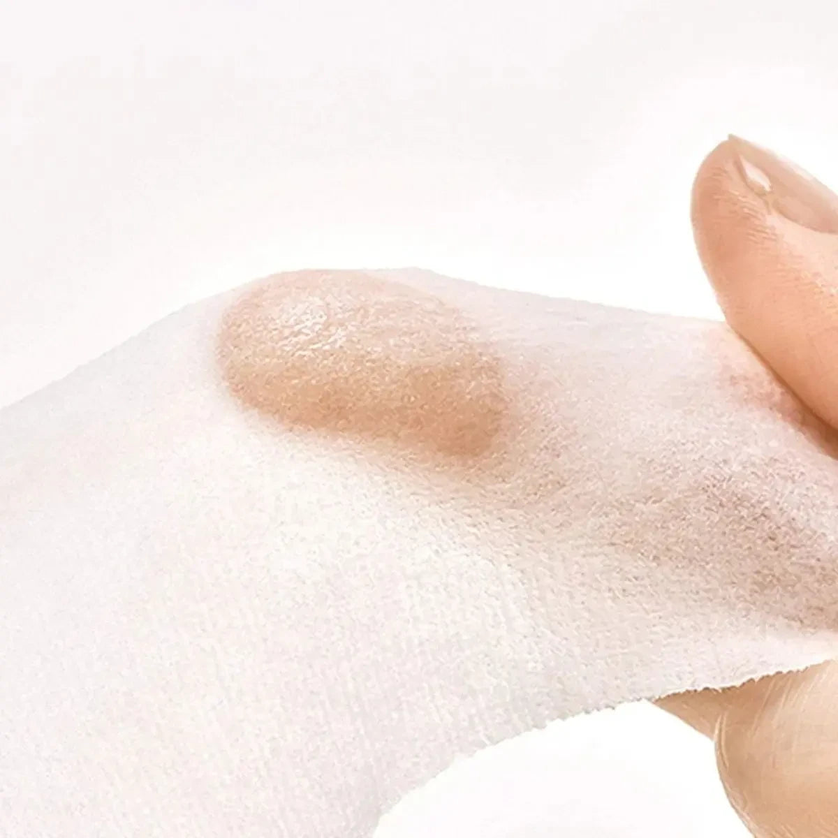 bareskin.lt Anua Heartleaf 77 Soothing Mask lakštinė kaukė su 77 % širdžialapės (Houttuynia Cordata) ekstraktu intensyviai drėkina ir ramina jautrią odą, padeda palaikyti apsauginį barjerą ir saugo nuo išorinių dirgiklių poveikio