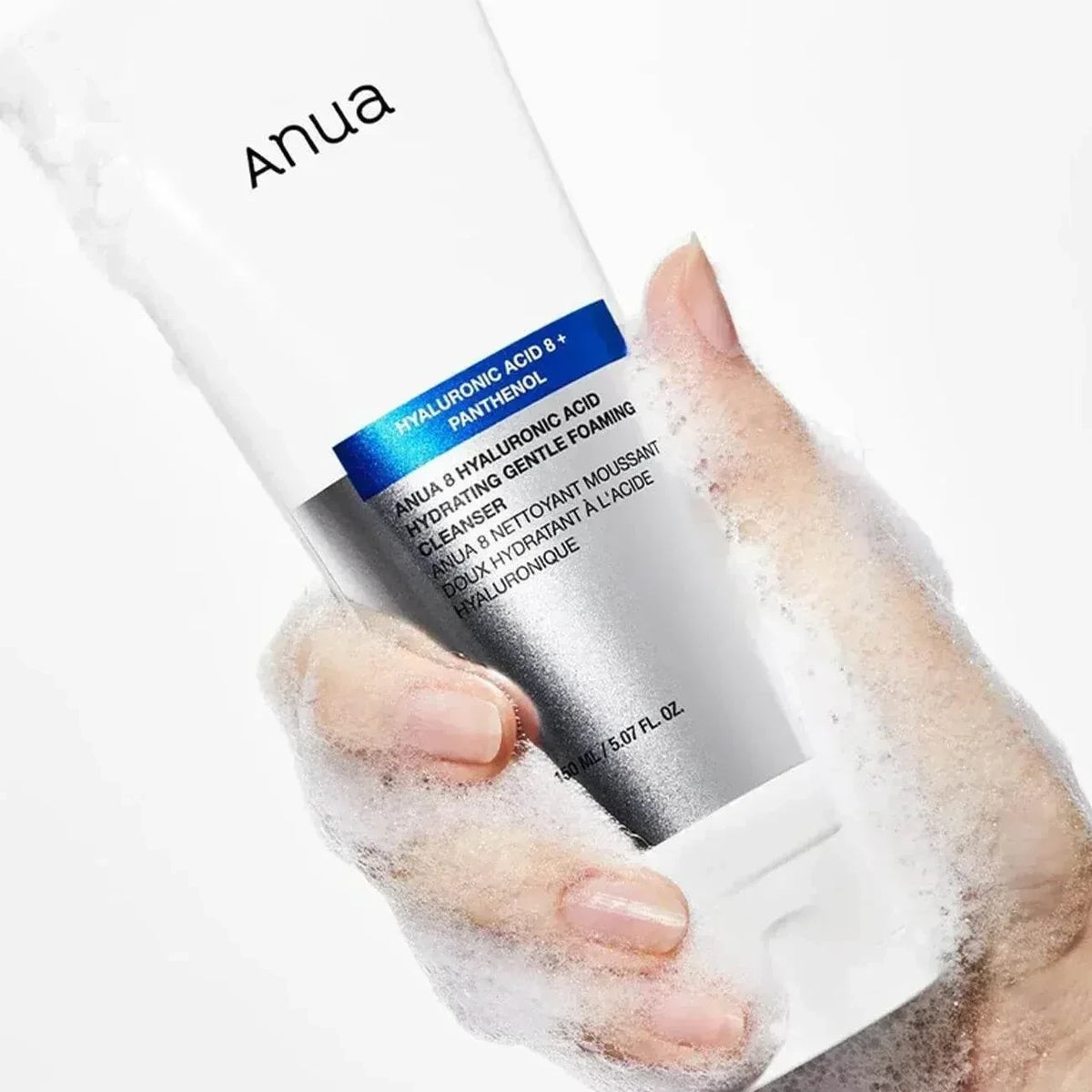 bareskin.lt Anua 8 Hyaluronic Acid Hydrating Gentle Foaming Cleanser veido prausiklis, sukurtas su aštuoniais skirtingais hialurono rūgšties tipais, kad drėkintų odą, ir pantenoliu, kuris stiprina odos barjerą