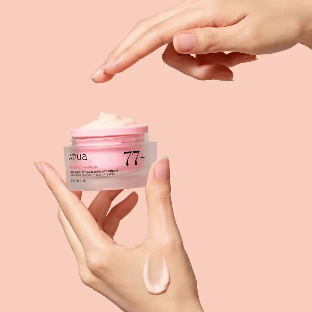 bareskin.lt Anua Peach 77 Niacin Enriched Cream drėkinantis persikų ekstrakto 77% veido kremas, kuris padeda atkurti papilkėjusią odą bei suteikia jai švytėjimo