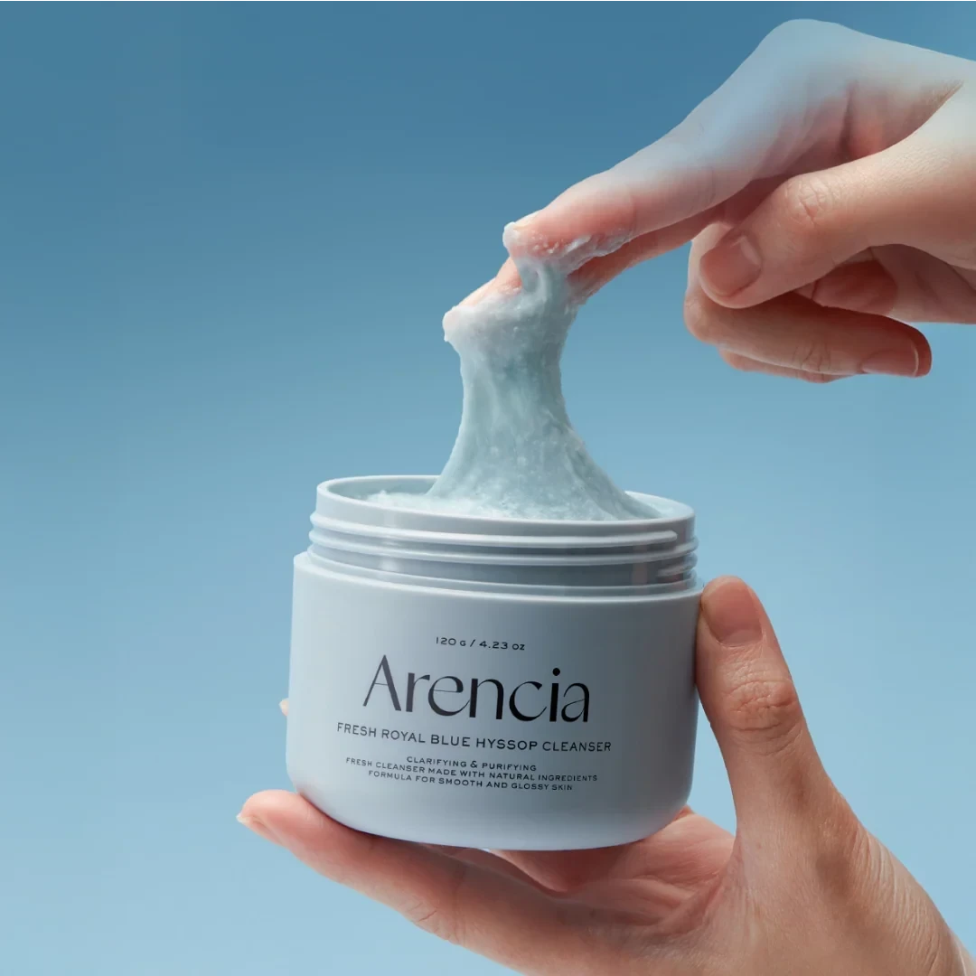 bareskin.lt Arencia Fresh Blue Hyssop Rice Mochi Cleanser prausiklis su ryžių pudra ir izopo ekstraktu padeda kruopščiai nuvalyti nešvarumus ir suteikia odai gaivos pojūtį