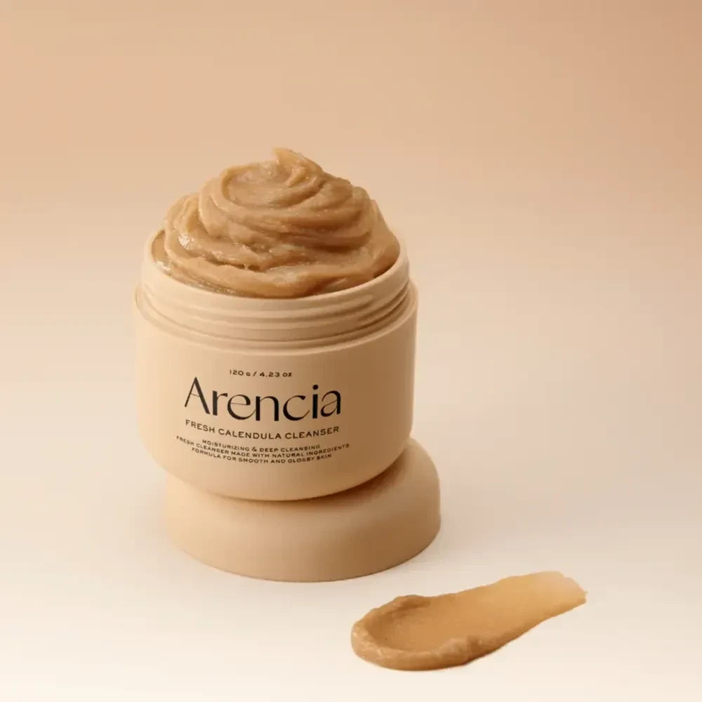 bareskin.lt Arencia Calendula Rice Mochi Cleanser daugiafunkcis 3 in 1 prausiklis, tinkantis kasdieniam naudojimui. Jis veikia kaip prausiklis, švelnus šveitiklis ir makiažo valiklis viename