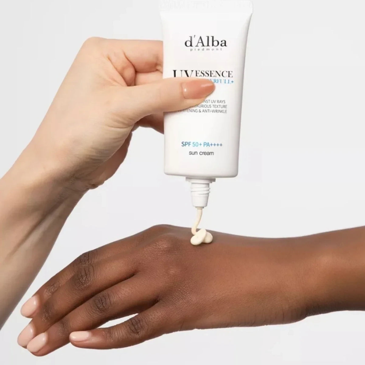 bareskin.lt d'Alba UV Essence Waterfull+ SPF50+ PA++++ veido kremas su aukšta SPF50+ PA++++ apsauga nuo saulės