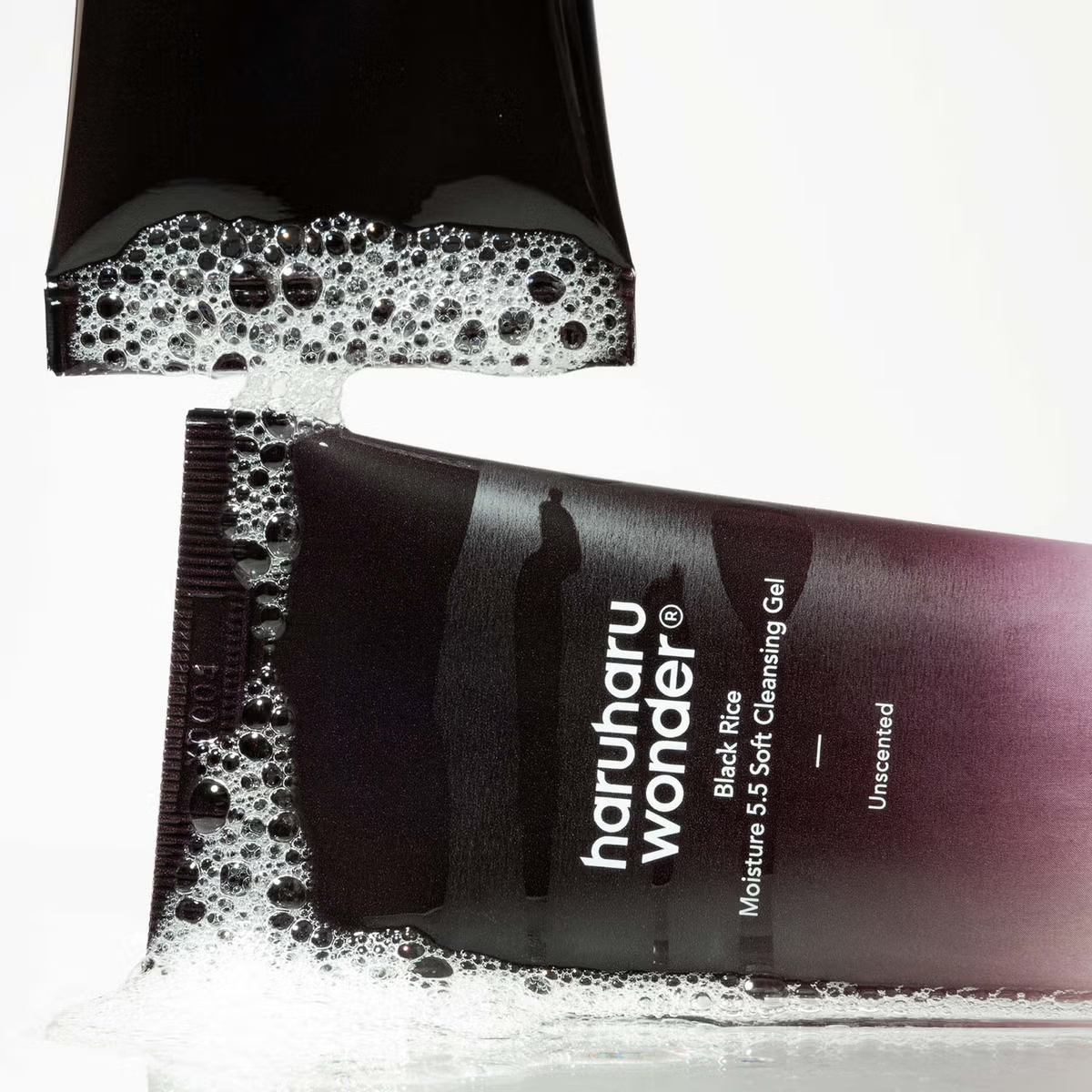 bareskin.lt HaruHaru Wonder Black Rice Moisture 5.5 Soft Cleansing Gel fermentuotų juodųjų ryžių bei bambuko ekstrakto veido prausiklis