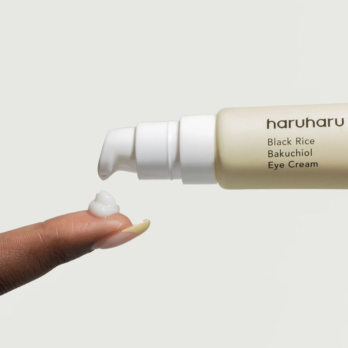 bareskin.lt Haruharu Wonder Black Rice Bakuchiol Eye Cream paakių kremas, kuris išsiskiria fermentuotais juodaisiais ryžiais, bambuko ekstraktu ir augalinės kilmės bakučioliu