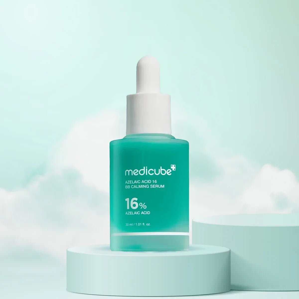bareskin.lt Medicube Azelaic Acid 16 BB Calming Serum raminantis ir odos toną tolyginantis serumas su azelaino rūgštimi, sukurtas mišriai, riebiai ir į aknę linkusiai odai
