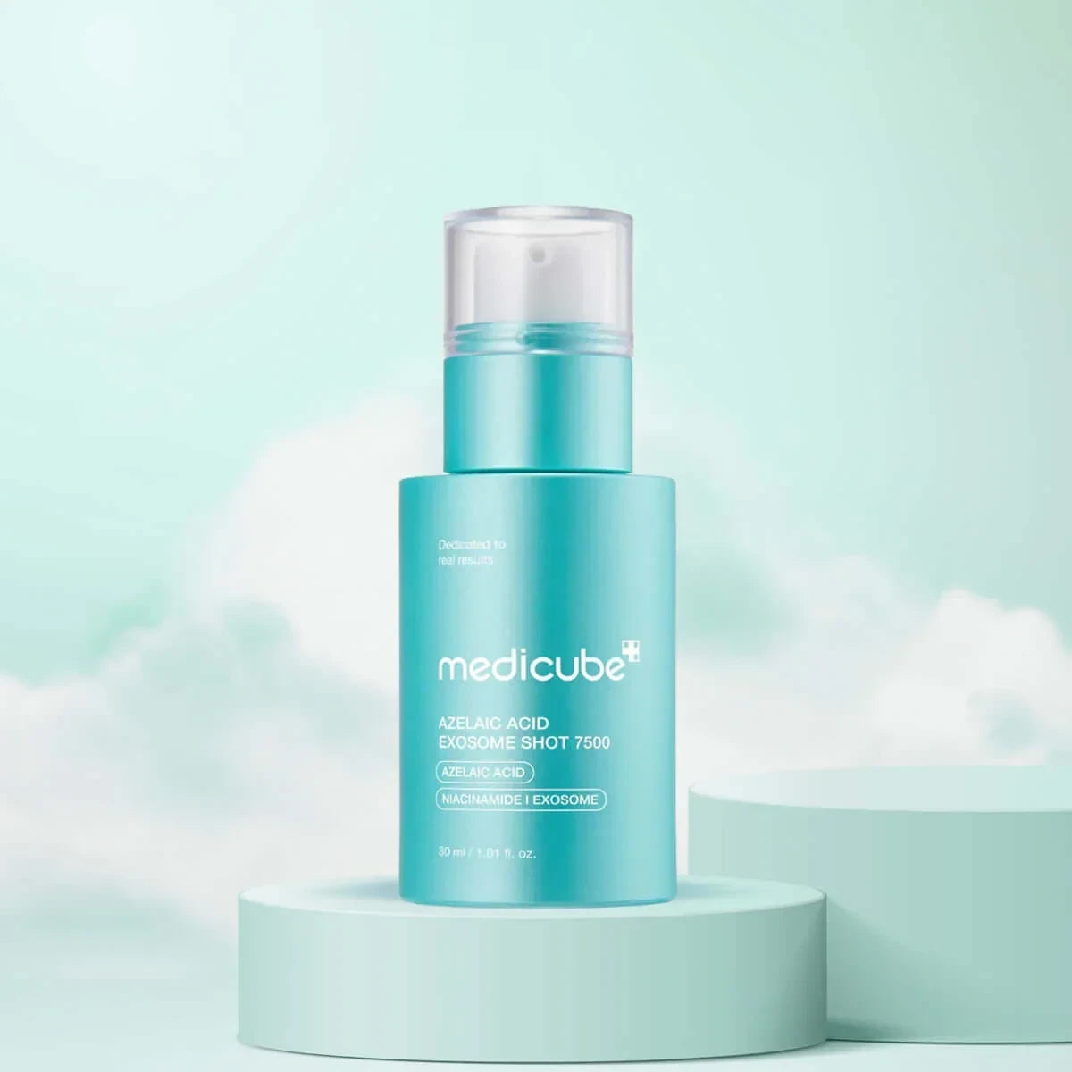 bareskin.lt Medicube Azelaic Acid Exosome Shot 7500 serum intensyvesnio poveikio serumas sukurtas odai, kuri susiduria su bėrimais, po jų liekančiais odos pokyčiais, netolygia tekstūra ir skaistumo stoka
