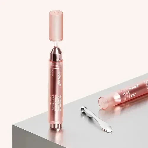 bareskin.lt Medicube Collagen Glow Booster Serum serumas, praturtintas mažos molekulinės masės kolagenu ir elastinu, giliai įsiskverbia į odą, padidindamas jos elastingumą ir suteikdamas putlios bei jaunatviškos išvaizdos efektą