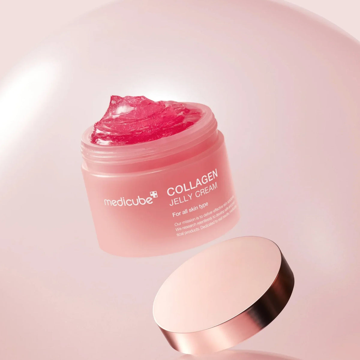 bareskin.lt Medicube Collagen Jelly Cream kremas-gelis, padedantis kovoti su senėjimo požymiais, praturtintas 98% hidrolizuoto kolageno ir elastinu, kurie gerina odos elastingumą ir mažina raukšles