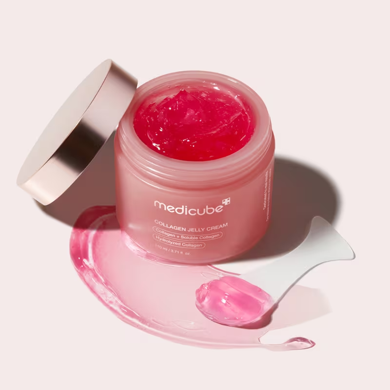 bareskin.lt Medicube Collagen Jelly Cream kremas-gelis, padedantis kovoti su senėjimo požymiais, praturtintas 98% hidrolizuoto kolageno ir elastinu, kurie gerina odos elastingumą ir mažina raukšles