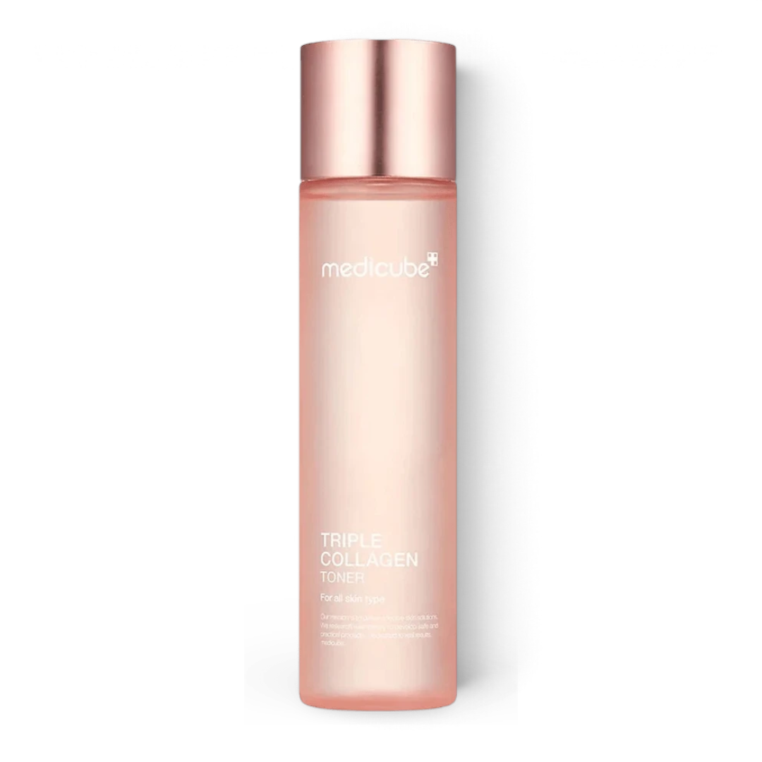 bareskin.lt Medicube Triple Collagen Toner odą stangrinatis veido tonikas, praturtintas hidrolizuotu kolagenu, atelo ir tirpiu kolagenu, kurie pagerina odos elastingumą, suteikdami jai putlumo