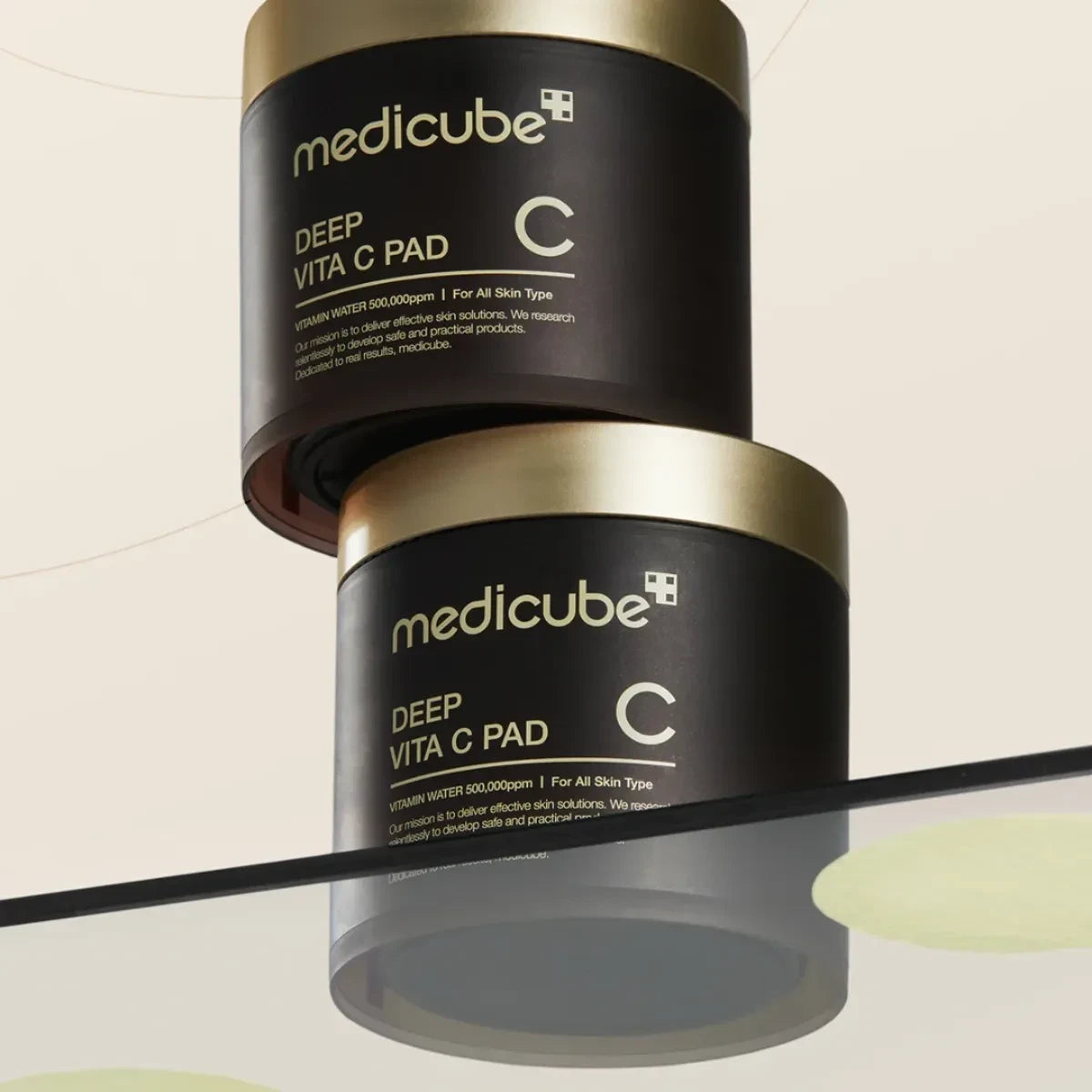 bareskin.lt Medicube Deep Vita C Pad brightening toner pads toniko padeliai su šaltalankių ekstraktu, padedančiu šviesinti odą bei mažinti tamsias dėmes ir netolygų odos atspalvį