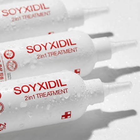 bareskin.lt Medicube Soyxidil 2in1 Treatment  galvos odos ir plaukų priežiūros priemonė, sukurta naudojant sojų ir ryžių ekstraktus, padedančius palaikyti gerą galvos odos būklę ir pagerinti plaukų išvaizdą