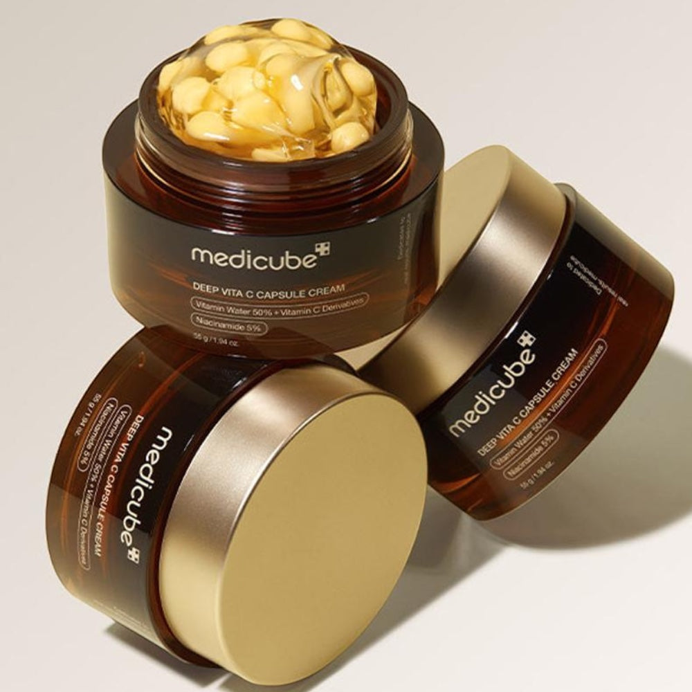 bareskin.lt Medicube Deep Vita C Capsule Cream šviesinamasis kremas, praturtintas šaltalankių vandens, grynu vitaminu C ir jo deriniais, suteikia odai spindesio, gerina elastingumą ir lygina tekstūrą