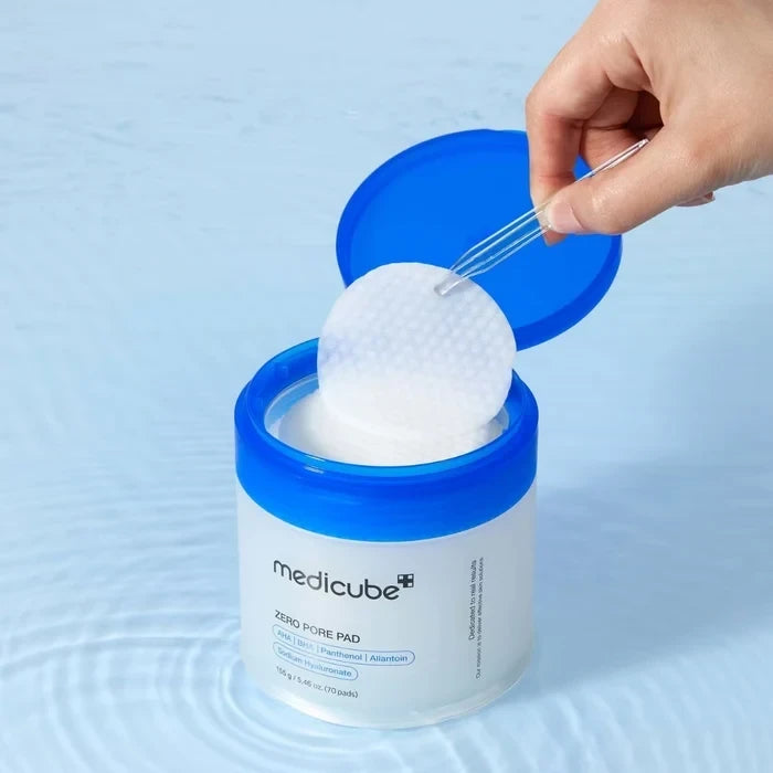 bareskin.lt Medicube Zero Pore Pad 2.0 toner pads toniko padeliai su AHA vaisių kompleksu, sudarytu iš natūralių ekstraktų, švelniai šveičia, valo ir siaurina poras bei reguliuoja sebumo gamybą