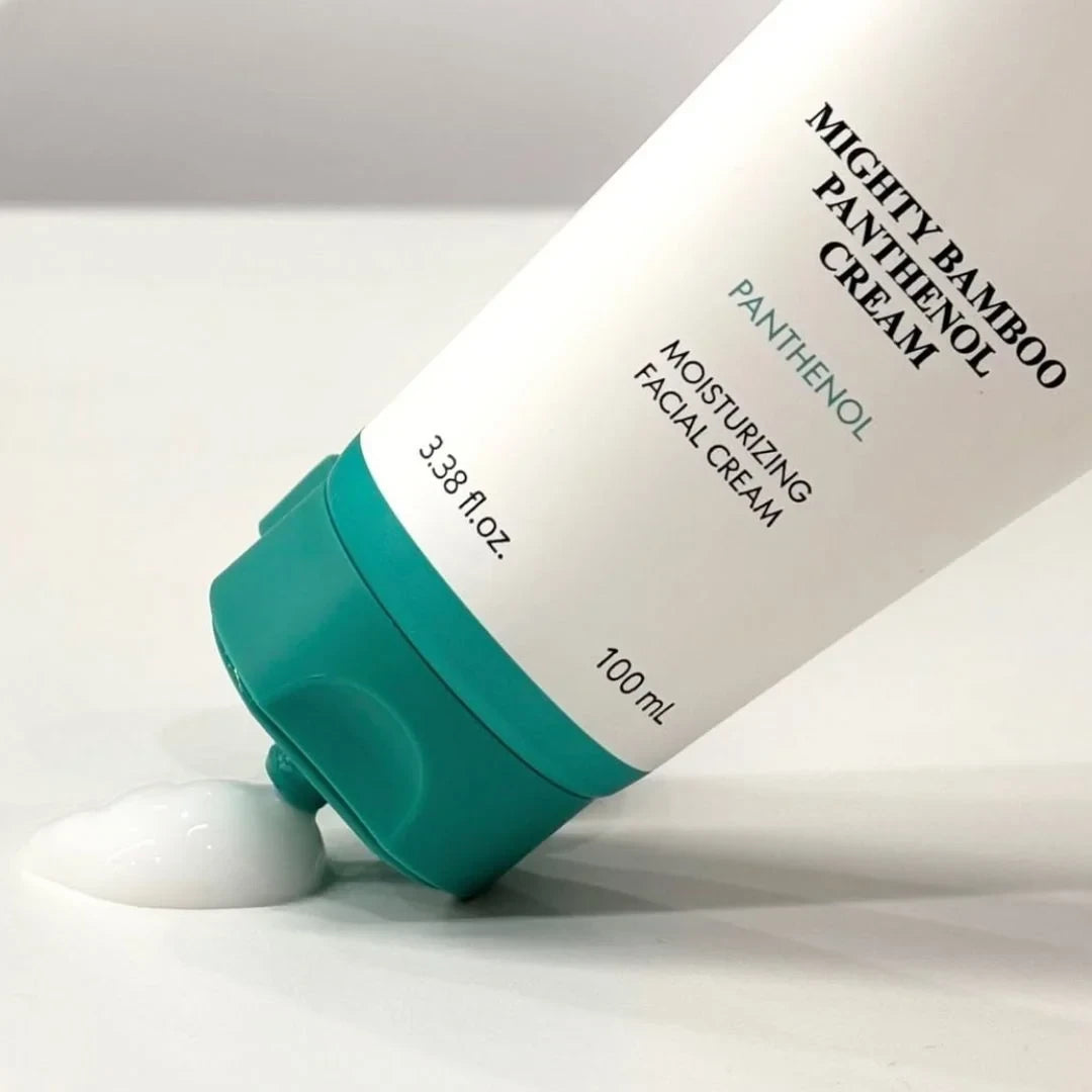 bareskin.lt PURITO SEOUL Mighty Bamboo Panthenol Cream kremas, praturtintas bambuko ekstraktu ir pantenoliu, efektyviai atkuria pažeistą odos barjerą, sukuria drėgmės apsauginį sluoksnį, bei greitai didina drėgmės lygį, suteikiant odai sveiką švytėjimą
