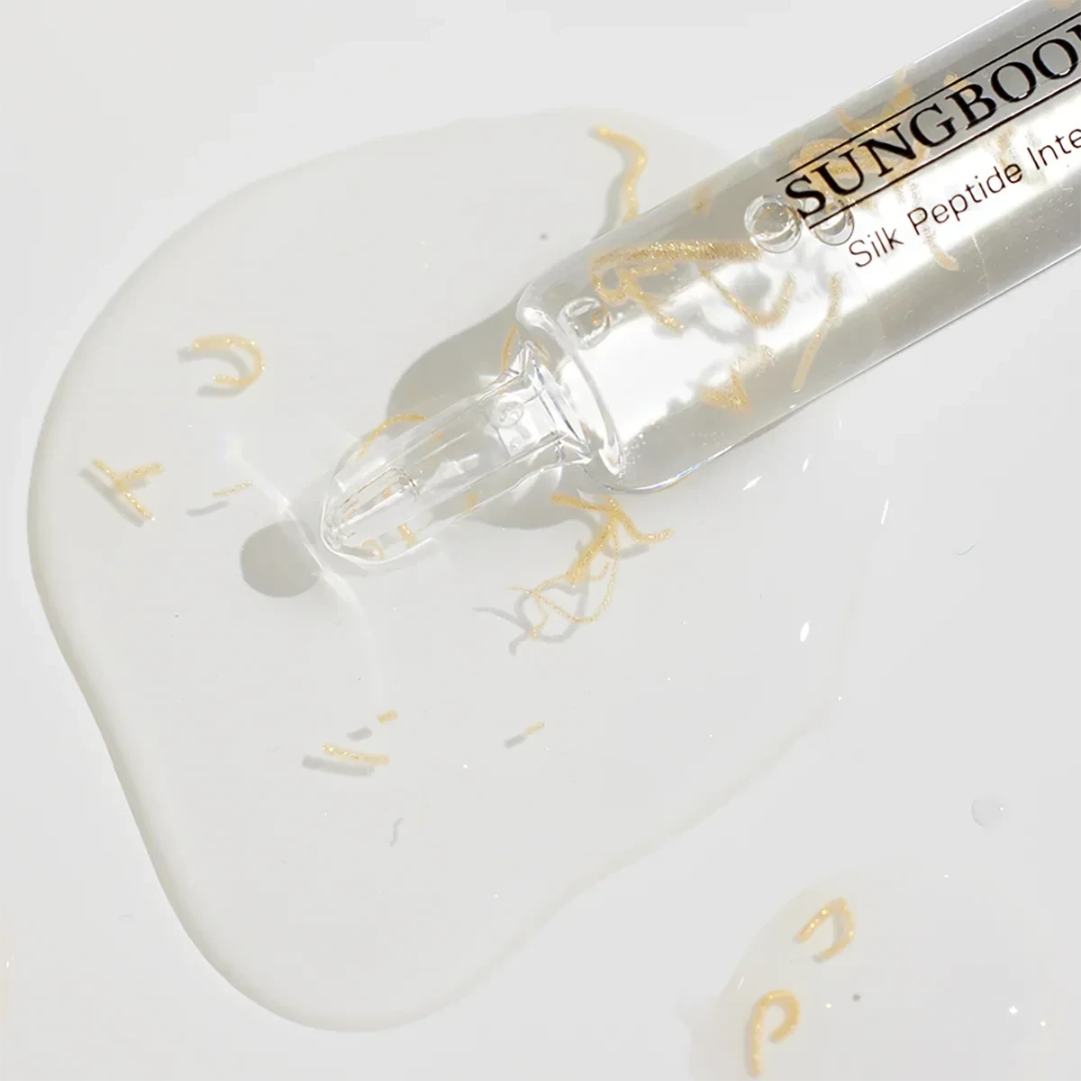bareskin.lt SUNGBOON EDITOR Silk Peptide EGF Intensive Ampoule with clear serum texture and gold silk particles