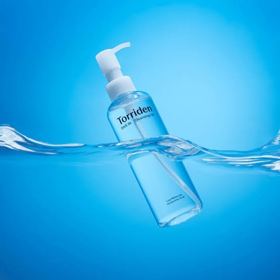bareskin.lt Torriden DIVE IN Cleansing Oil Valomasis aliejus giliai nuvalo odą ir padeda pašalinti vandeniui atsparaus makiažo, kremo nuo saulės bei porose susikaupusių nešvarumų