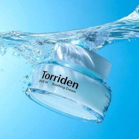 bareskin.lt Torriden DIVE-IN soothing cream jar submerged in water with refreshing blue background