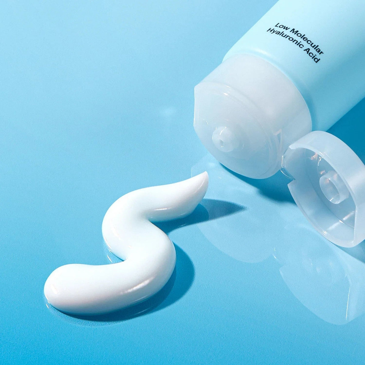 bareskin.lt Torriden DIVE-IN Low-Molecular Hyaluronic Acid Soothing Cream drėkinamasis kremas su penkių tipų mažos molekulinės masės hialurono kompleksu sukurtas palaikyti ilgalaikį odos drėgmės balansą ir raminti jautrumą