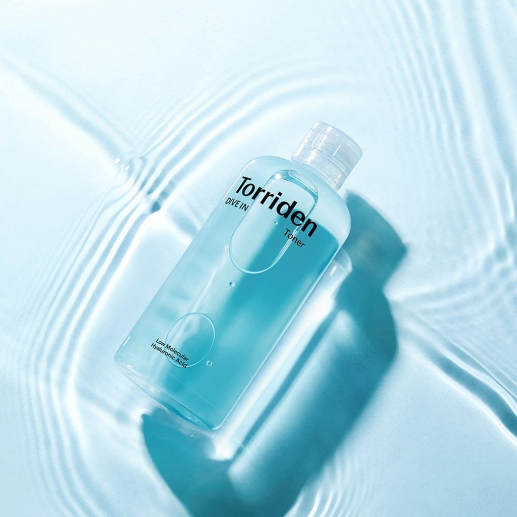 bareskin.lt DIVE-IN Low Molecule Hyaluronic Acid Toner hialurono rūgšties tonikas orientuotas į odos drėkinimą, paruošimą ir jos tekstūros gerinimą