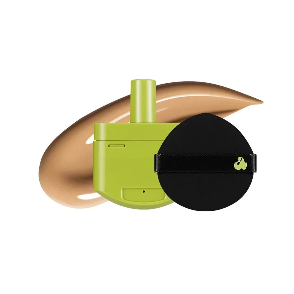 bareskin.lt UNLEASHIA Satin Wear Healthy-Green Cushion foundation Cushion makiažo pagrindas su niacinamidu, bakučioliu ir skvalanu padeda sukurti tolygų, natūraliai atrodantį odos padengimą ir suteikia gaivios bei glotnios odos įspūdį
