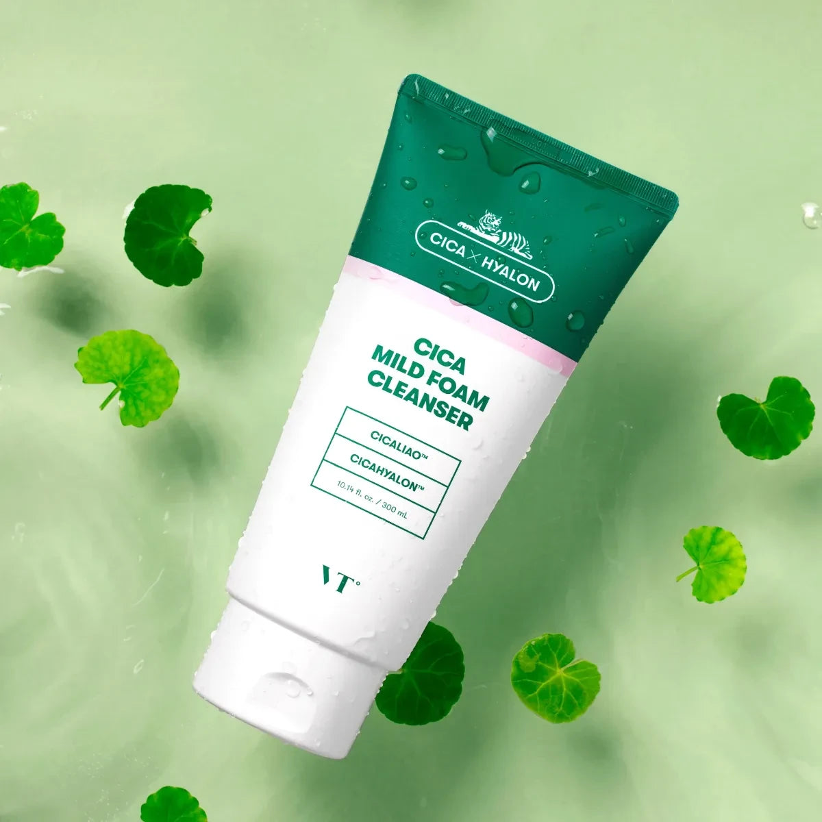 bareskin.lt VT Cosmetics Cica Mild Foam Cleanser veido prausiklis, praturtintas azijinės centelės ekstraktu, propolio ekstraktu ir hialurono rūgštimi, švelniai valo odą, pašalina nešvarumus ir perteklinius riebalus