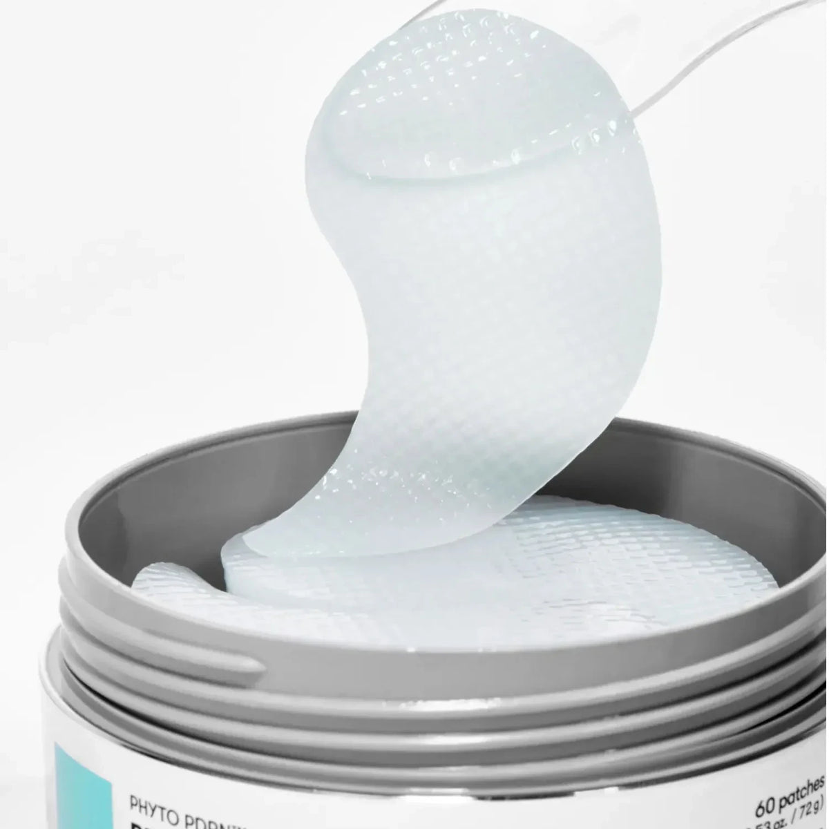 bareskin.lt VT Cosmetics PDRN Hydrogel Eye Patch hidrogeliniai paakių padeliai su ženšenio kilmės PDRN, retinaliu ir peptidų kompleksu, sukurti intensyviai drėkinti ir puoselėti jautrią paakių odą