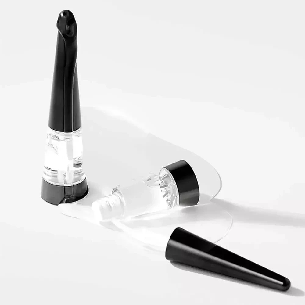 bareskin.lt VT Cosmetics Reedle Shot Lip Plumper Expert drėkinamasis lūpų blizgis-putlintojas su Centella Asiatica, hialurono rūgštimi ir CICAHYLON™ kompleksu