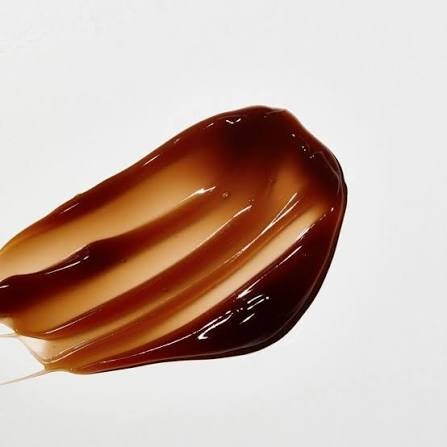 bareskin.lt VT Cosmetics Red Booster Reedle Shot 100 ampoule giliai maitinanti ir drėkinanti ampulė, skirta brandžios, stangrumą praradusios odos priežiūrai