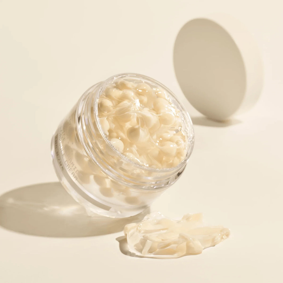 bareskin.lt VT Cosmetics Rice Capsule Cream kapsulinis veido kremas su ryžių kompleksu, skirtas odos tono vientisumo, drėgmės balanso ir komforto pojūčio palaikymui