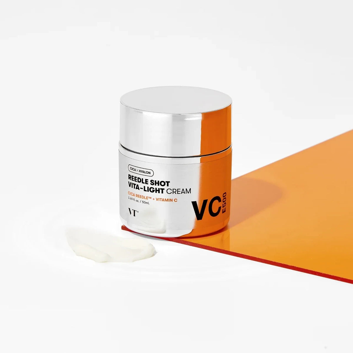 bareskin.lt VT Cosmetics Reedle Shot Vita Light Cream veido kremas, praturtintas 96% natūraliais vitaminais ir CICA ekstraktu