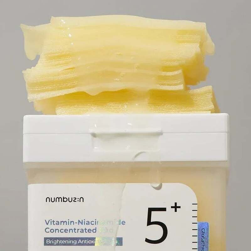 bareskin.lt Numbuzin No.5 Vitamin-Niacinamide cotton pads saturated with brightening essence for glowing skin